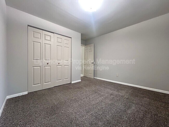 Building Photo - 2235 29th St SW