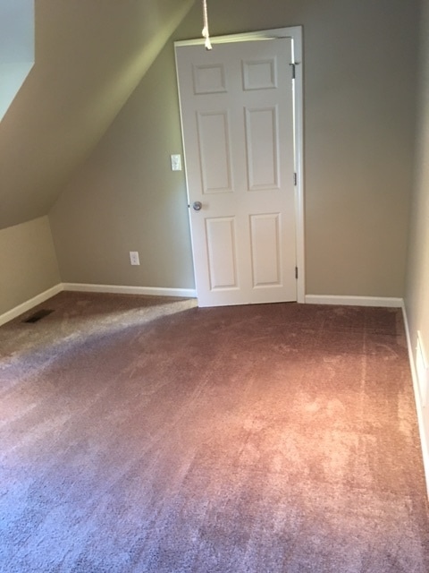 Building Photo - NEWLY RENOVATED 3 bdrm/2 bath - Sharon