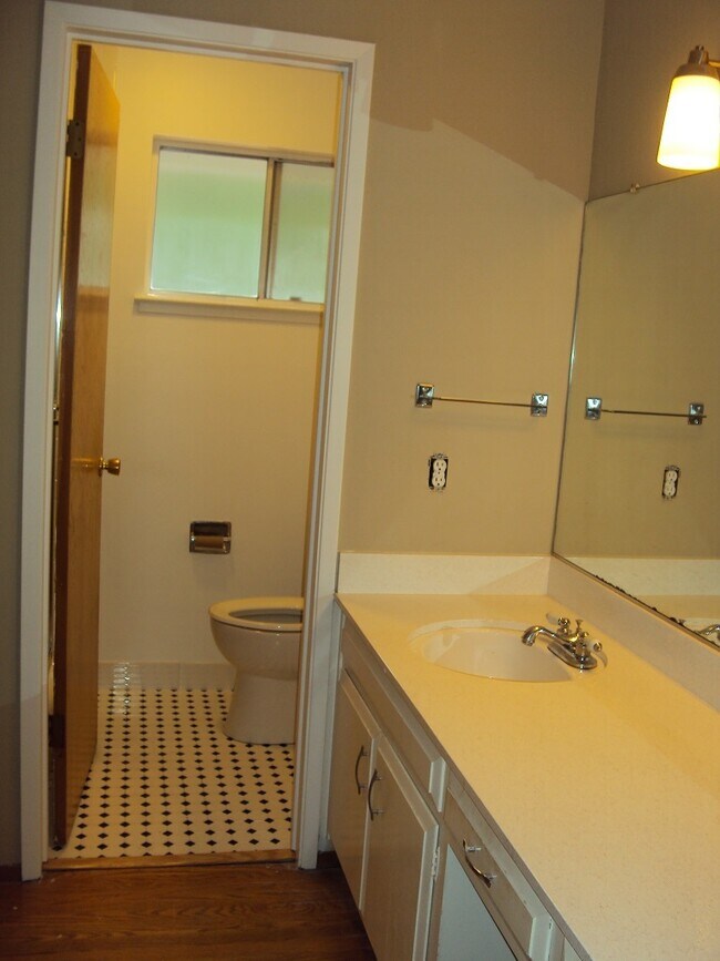 Building Photo - 5800 San Juan Way