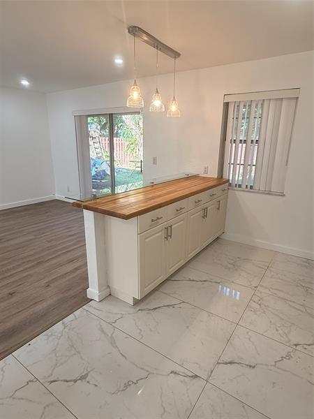 Building Photo - 3000 NW 69th Ct