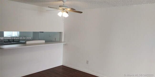 Building Photo - 1235 Mariposa Ave