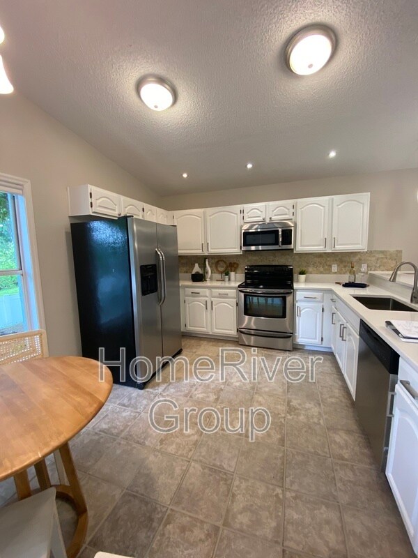 Building Photo - 2238 Tinder Ct