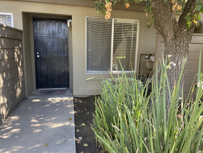 Building Photo - 1313 Floyd Ave