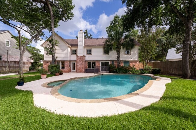 Building Photo - 14115 River Forest Dr