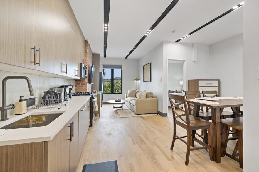 Building Photo - 115 Franklin St