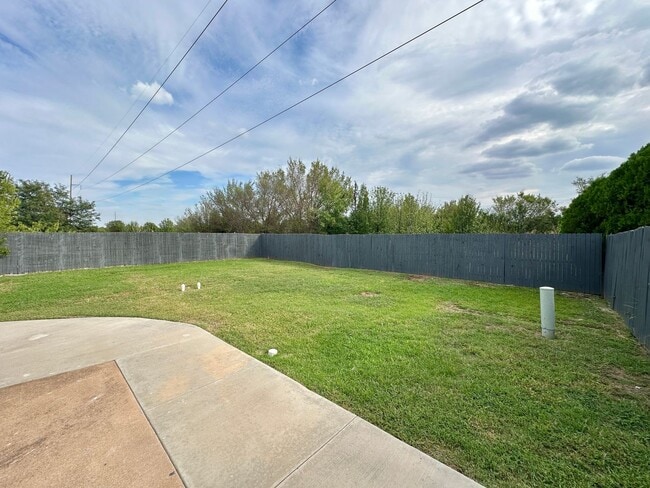 Building Photo - Updated