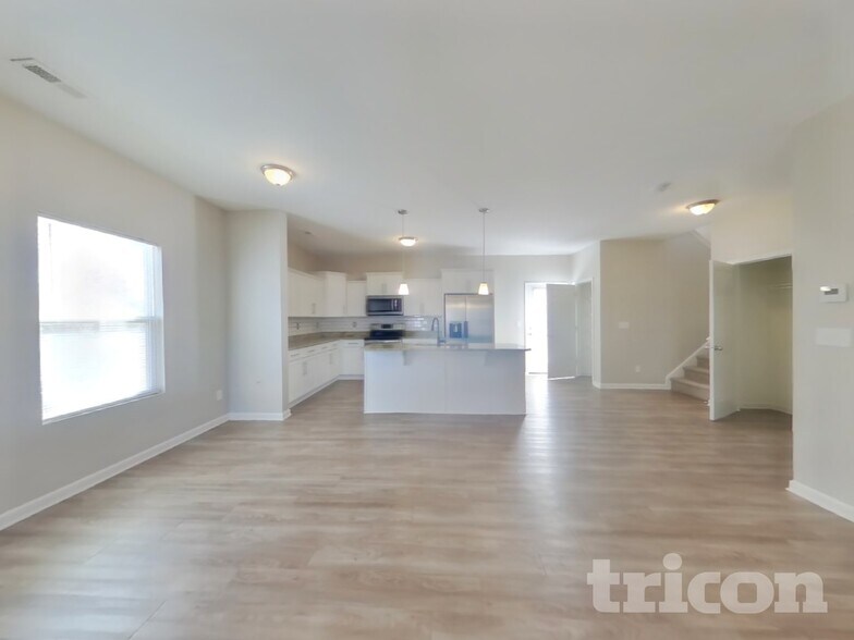 Building Photo - 197 Altondale Dr