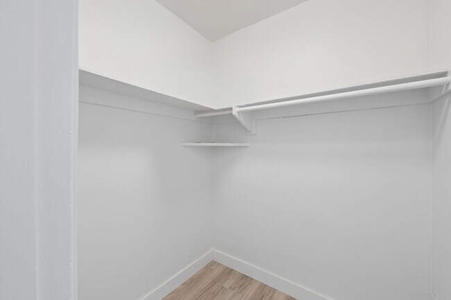 Building Photo - 6828 Fulton Ave