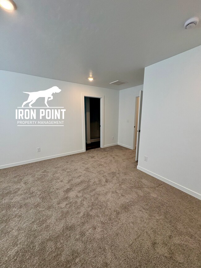 Building Photo - 4237 W Flint Dr