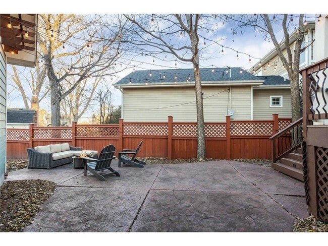 Building Photo - 2012 W Laurel Ave