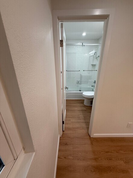 Building Photo - 3911 Oregon St