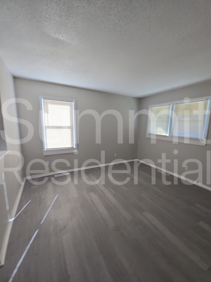 Building Photo - 5707 E 40th St