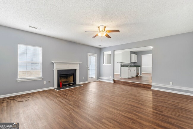 Building Photo - 11925 Spring Lake Way