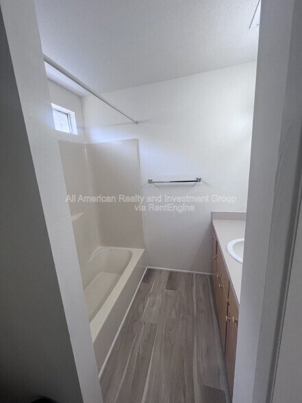 Building Photo - 510 Woodland Park Cir