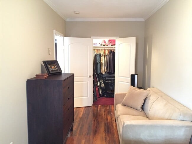 Building Photo - 185 Beacon St