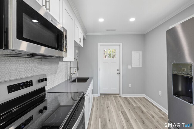 Building Photo - 273 High Ridge Dr