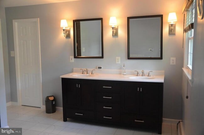 Building Photo - 8002 Birnam Wood Dr