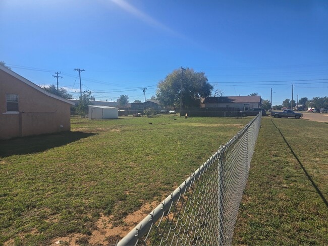 Building Photo - 316 N Walnut St