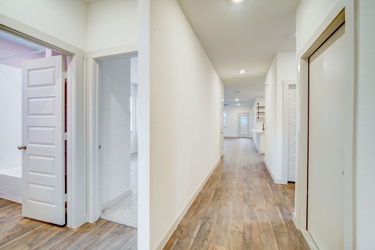 Building Photo - 131 Big Sandy Creek Dr