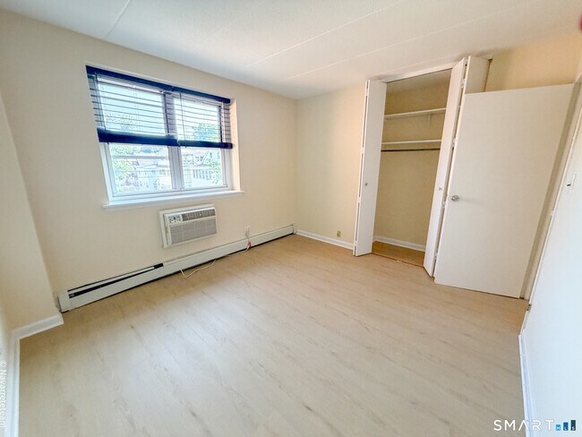 Building Photo - 27 Northill St