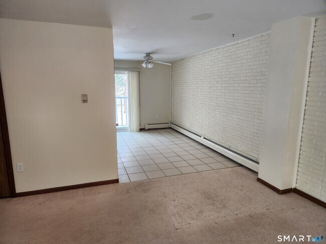 Building Photo - 83 Churchill Way