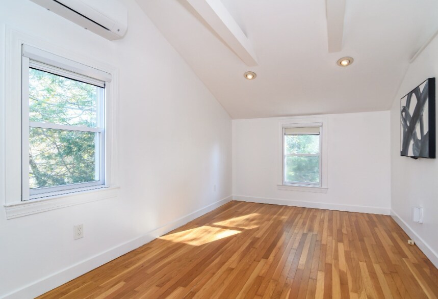 Building Photo - 7 Ferndale Rd