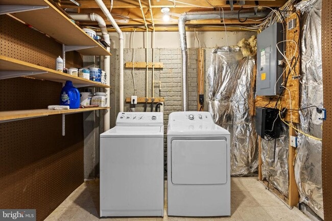 Building Photo - 5030 Finsbury Rd