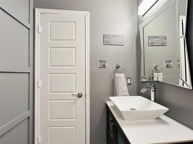 Building Photo - 856 Poncho Ln