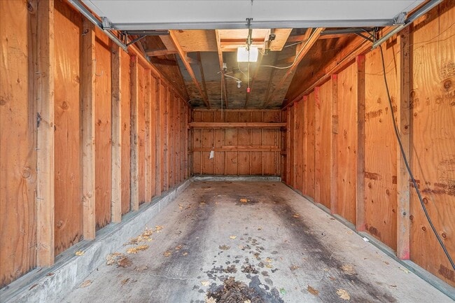 Building Photo - 12600 SE Freeman Way