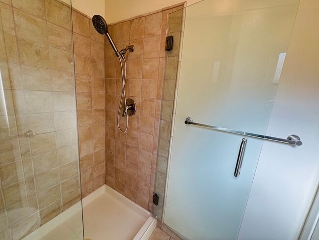 Building Photo - Tastefully updated 2 bedroom/2 bath, single level townhome w/attached 2 car garage!