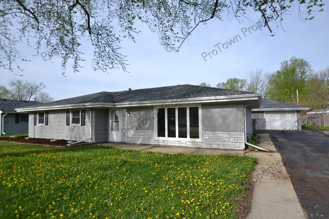 Building Photo - 2417 Essington Rd