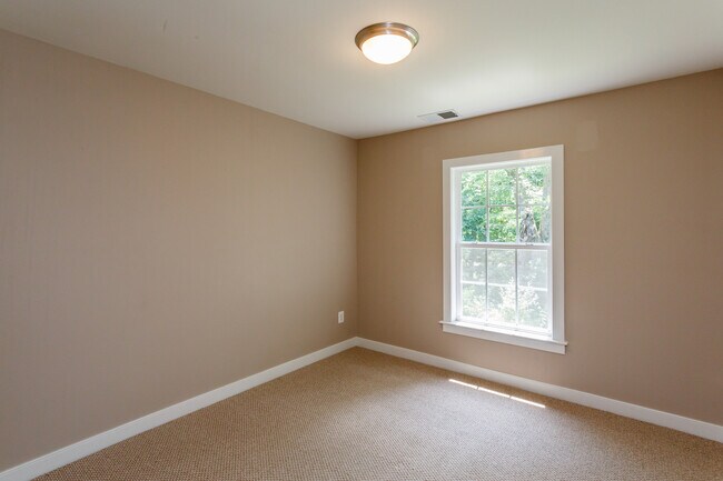 Building Photo - 154 Brookwood Dr