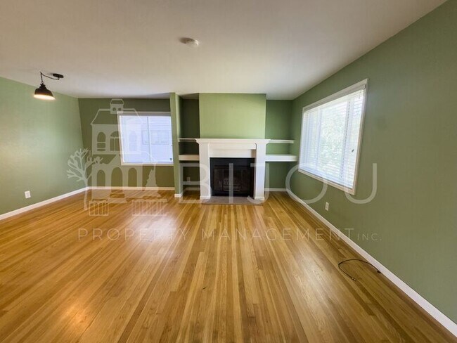 Building Photo - 2407 N Meade Ave
