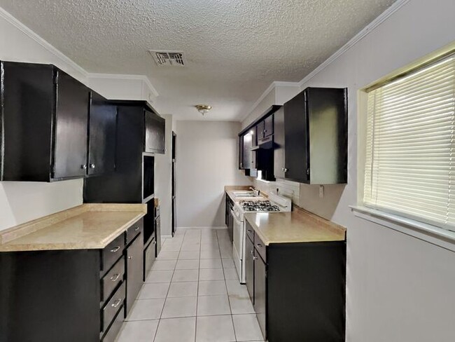 Building Photo - No Application Fees* $500 off w/move in by...