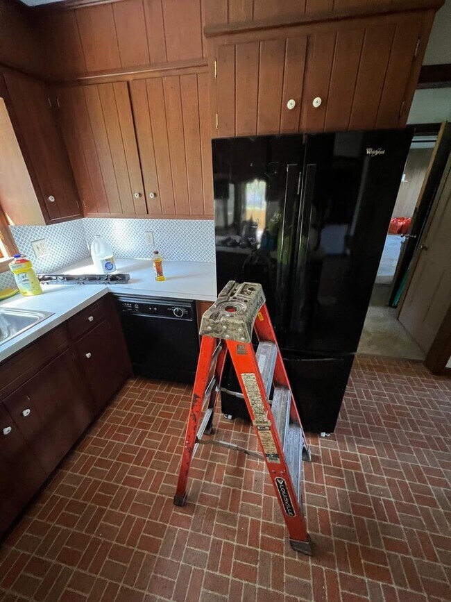 Building Photo - 4 BR 2 1/2 BA Single Family Home Birdsboro