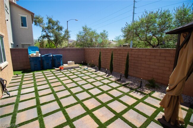 Building Photo - 9955 S Heritage Desert St