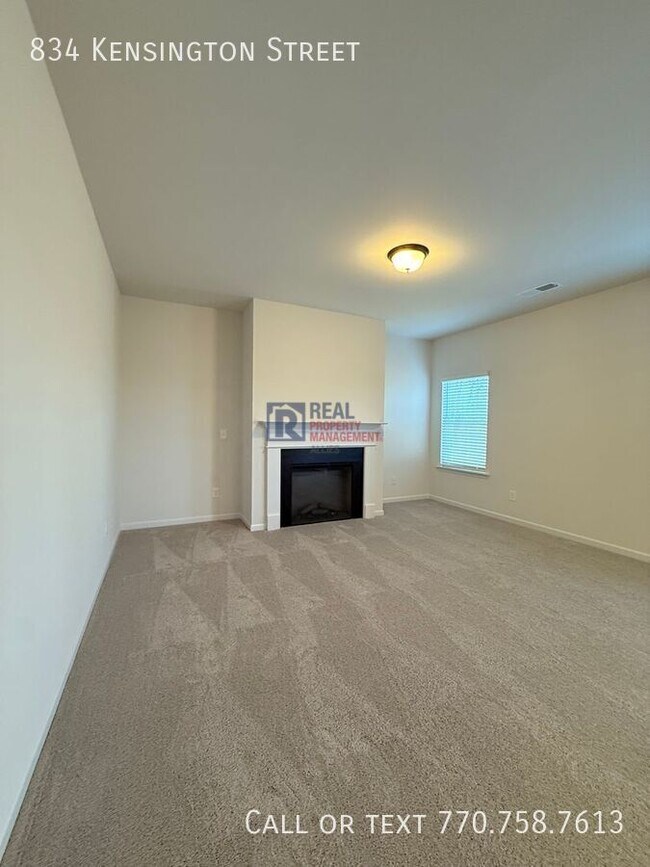 Building Photo - 834 Kensington St