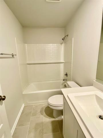 Building Photo - 615 Metallic Tree Ln