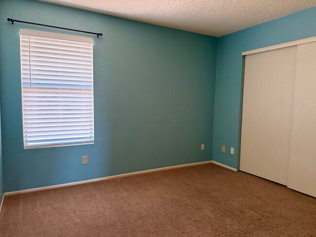 Building Photo - 4871 W Condor Dr