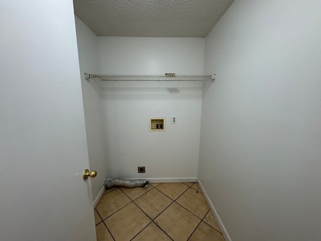 Building Photo - 408 3rd Ave NW