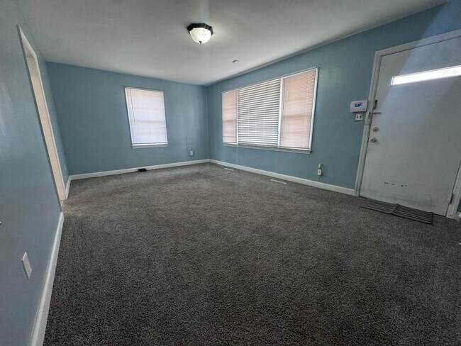 Building Photo - 302 Brookwood Ave