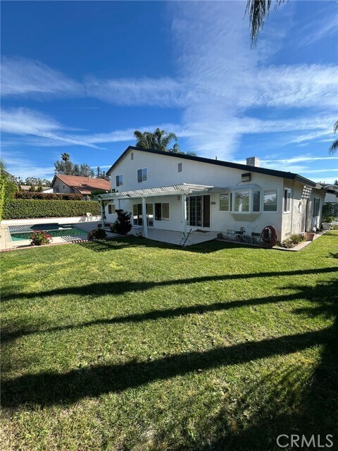 Building Photo - 1734 N Yurok St