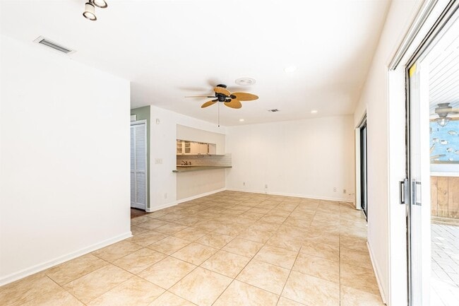 Building Photo - 2936 Florida Blvd