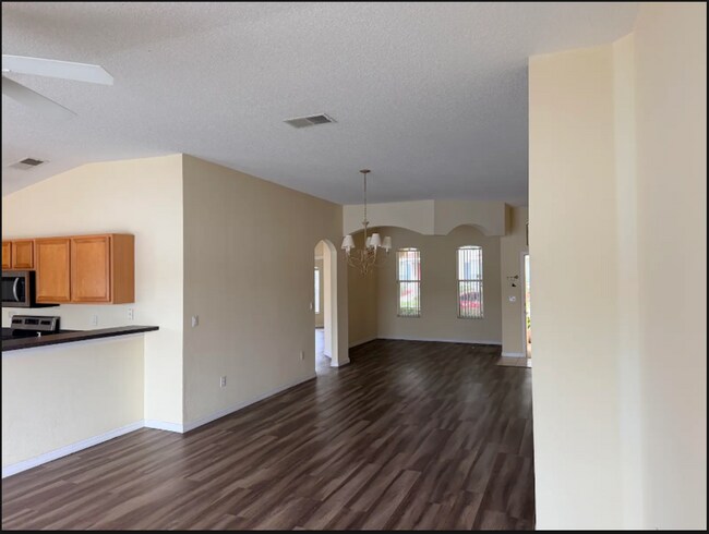 Building Photo - 3137 Riachuelo Ln