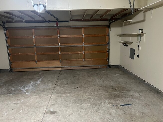 Building Photo - Charming Home in Las Palmas Community