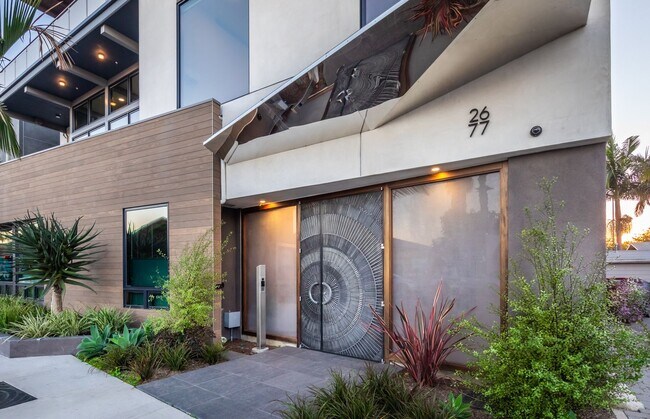 Building Photo - 2677 State St