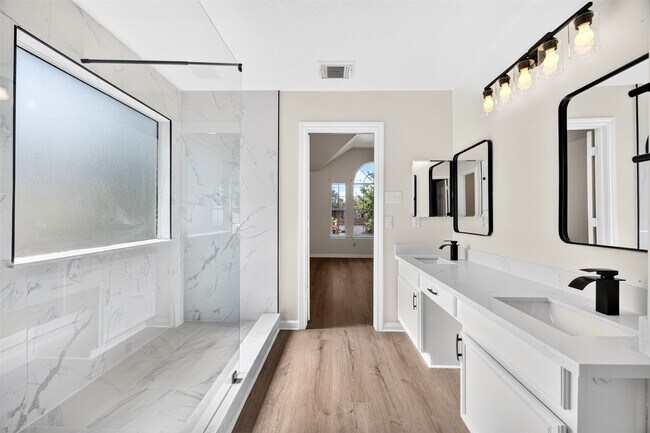 Building Photo - 17243 Valemist Ct