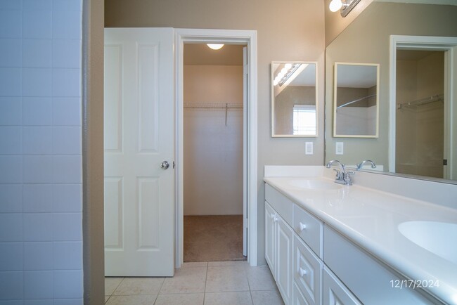 Building Photo - 3 Bed 2.5 Bath townhome in Ke Noho Kai Tow...