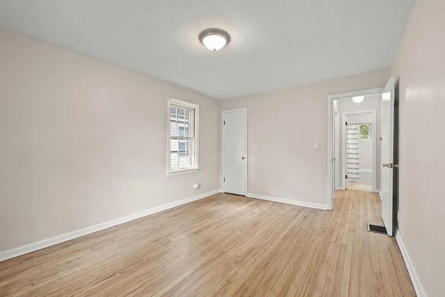Building Photo - 168 S Weyant Ave