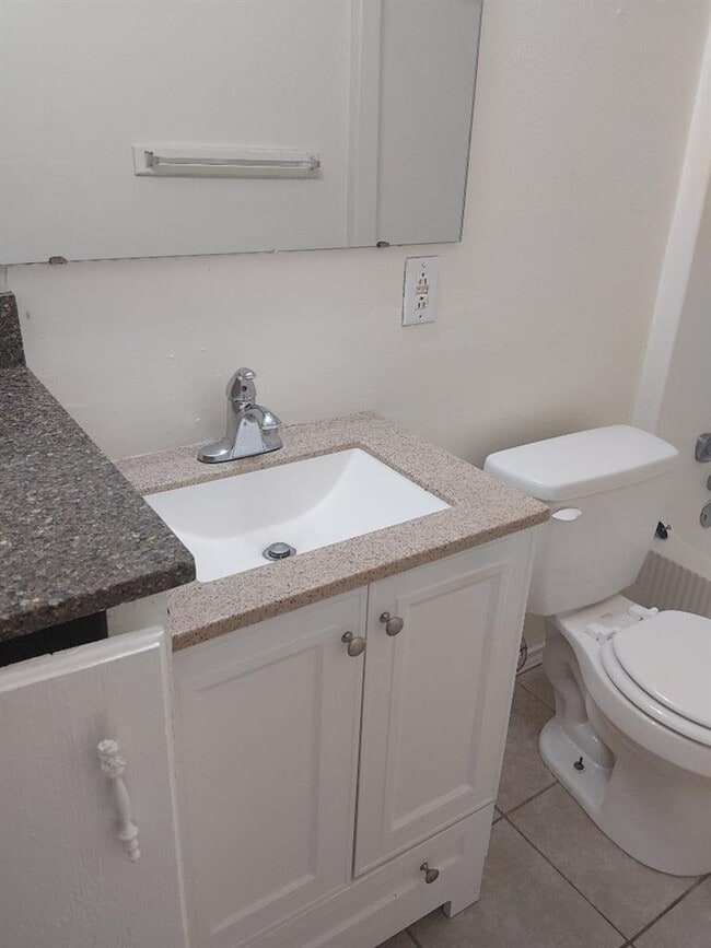 Building Photo - 2111 NW Lindy Ave